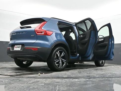 Used 2024 Volvo XC40 B5 Core image 71