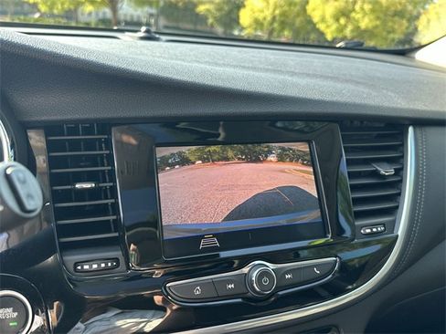 Used 2021 Buick Encore Preferred w/ Safety Package II image 17