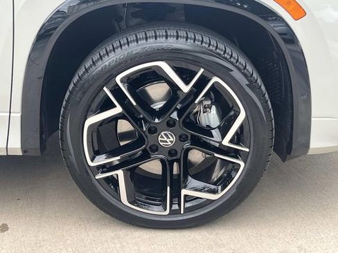 New 2026 Volkswagen Tiguan SEL R-Line AWD/4WD image 3