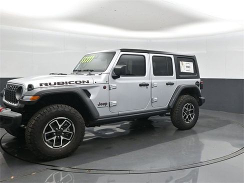 Used 2024 Jeep Wrangler Unlimited Rubicon w/ Technology Group image 3