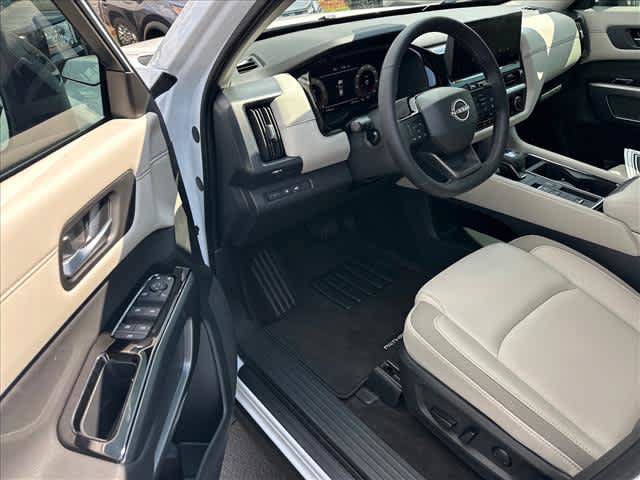 Used 2026 Nissan Pathfinder SL FWD image 12