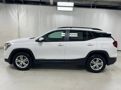 Used 2023 GMC Terrain SLE w/ Driver Convenience Package AWD/4WD image 8