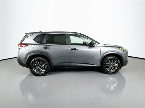 Used 2023 Nissan Rogue S AWD/4WD image 16