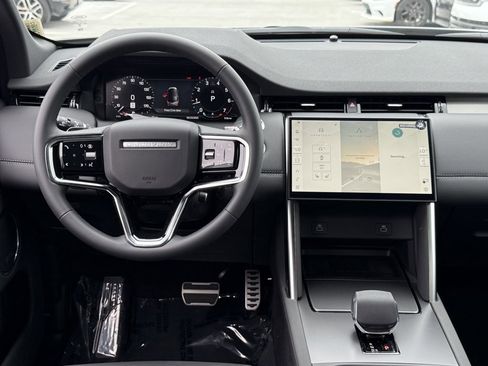 New 2025 Land Rover Discovery Sport Dynamic SE image 23