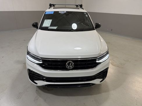Used 2023 Volkswagen Tiguan SE R-Line AWD/4WD image 3