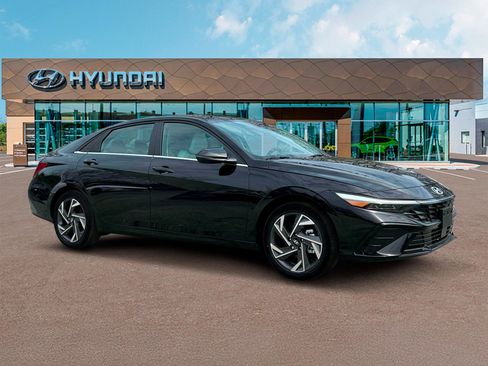 New 2025 Hyundai Elantra Limited image 10
