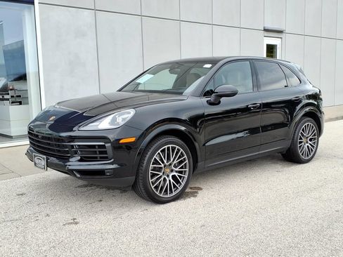 Used 2022 Porsche Cayenne AWD/4WD image 1