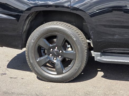 Used 2017 Chevrolet Tahoe LT w/ LT Midnight Edition RWD image 8
