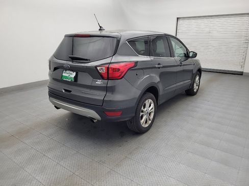 Used 2019 Ford Escape SE image 9
