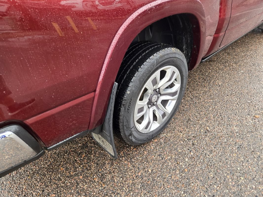 Used 2019 RAM 1500 Laramie Longhorn AWD/4WD image 11