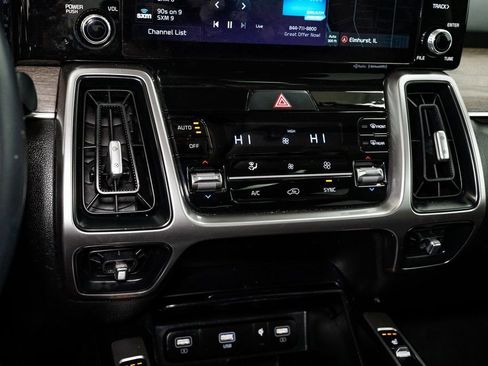 Certified 2023 Kia Sorento X-Line EX image 19