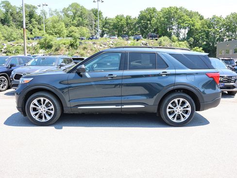Used 2022 Ford Explorer XLT AWD/4WD image 4