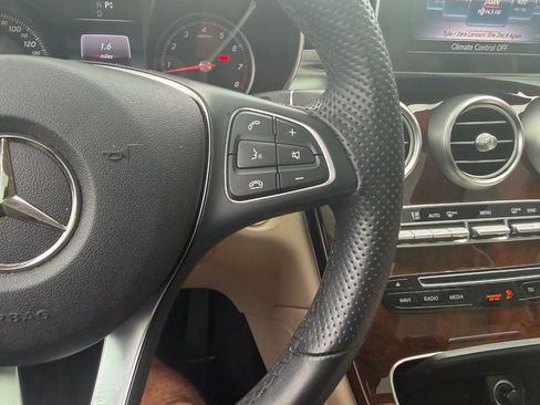 Used 2019 Mercedes-Benz GLC 300 4MATIC image 33