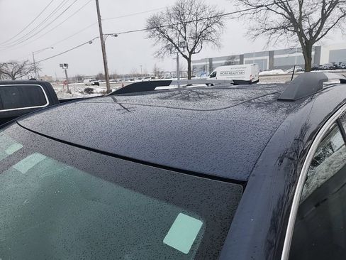 Used 2019 GMC Acadia SLT image 3