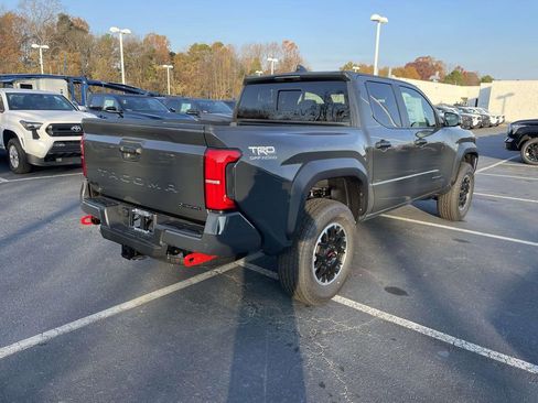 New 2025 Toyota Tacoma TRD Off-Road image 12