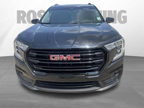Used 2024 GMC Terrain SLT w/ Elevation Edition FWD image 2