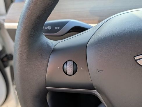 Used 2023 Tesla Model 3 Standard Range RWD image 17