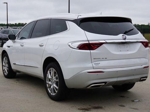 Used 2023 Buick Enclave Premium w/ Experience Buick Package image 8