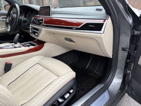 Used 2019 BMW ALPINA B7 xDrive AWD/4WD image 16