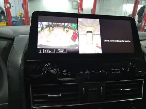 Used 2024 Nissan Armada SL w/ Captain's Chairs Package AWD/4WD image 27