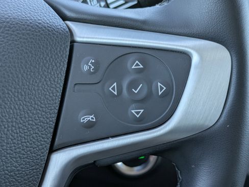 Used 2023 GMC Terrain SLT image 22