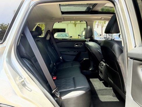 Used 2026 Nissan Rogue Platinum w/ Platinum Premium Package AWD/4WD image 17