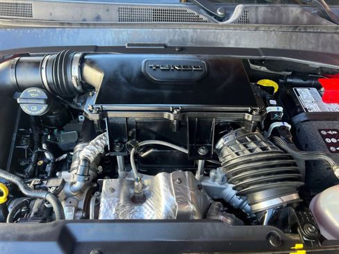 Used 2025 Jeep Compass Limited image 32