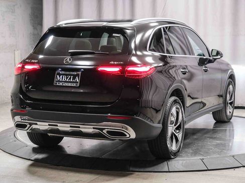 Used 2024 Mercedes-Benz GLC 300 4MATIC image 4