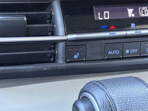 Used 2021 Toyota Sienna XSE w/ XSE Plus Package image 19