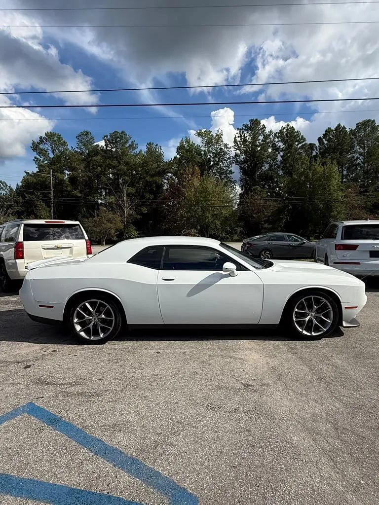 Used 2022 Dodge Challenger GT RWD image 8
