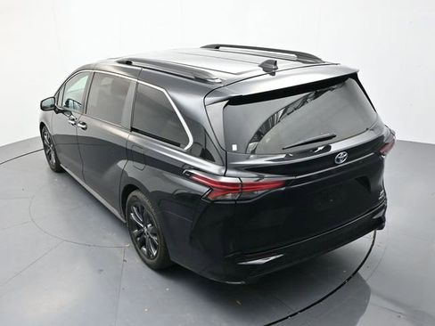 Used 2023 Toyota Sienna XSE image 38