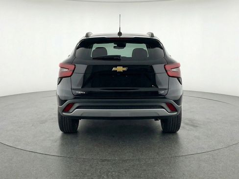 Used 2025 Chevrolet Trax LT image 7