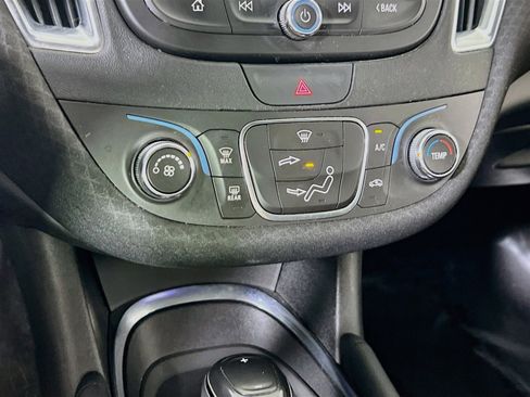 Used 2018 Chevrolet Malibu LT w/ Driver Confidence Package FWD image 15