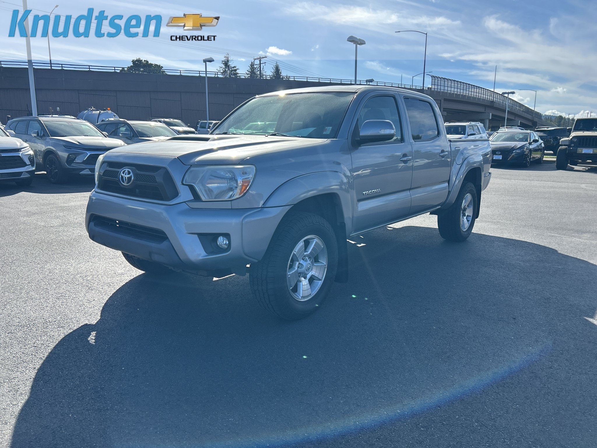 Used 2015 Toyota Tacoma 4x4 Double Cab w/ TRD Sport Package image 3