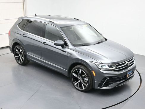 Certified 2024 Volkswagen Tiguan SEL R-Line AWD/4WD image 37