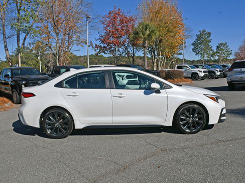 Used 2023 Toyota Corolla SE image 5