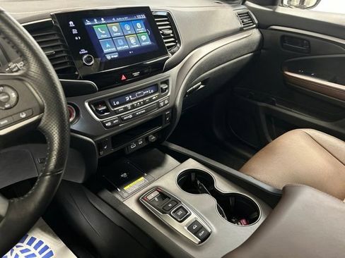 Certified 2024 Honda Passport EX-L image 30