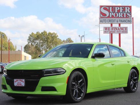 Used 2023 Dodge Charger SXT w/ Blacktop Package image 7