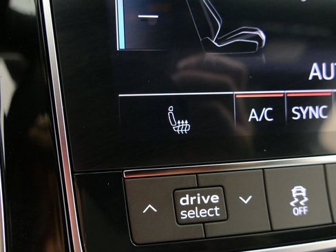 Certified 2025 Audi Q7 2.0T Premium Plus image 21