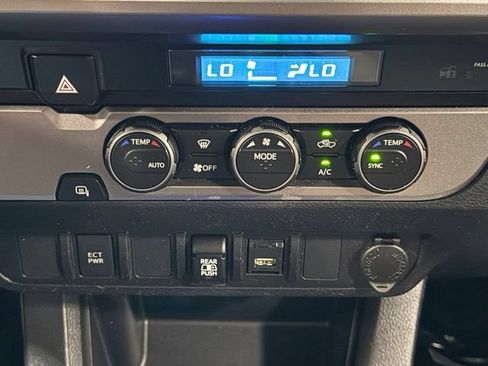Used 2021 Toyota Tacoma SR5 RWD image 30