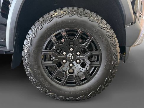 Used 2026 Chevrolet Colorado Trail Boss AWD/4WD image 8