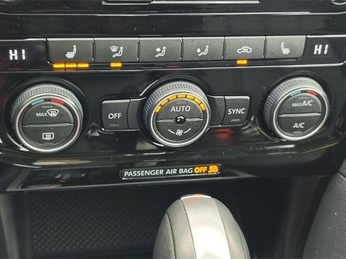 Used 2020 Volkswagen Passat 2.0T SEL image 22