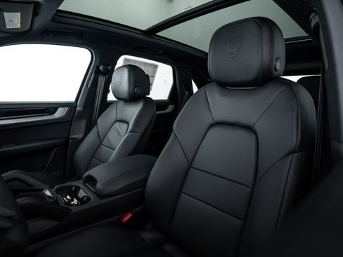 Certified 2026 Porsche Cayenne image 21