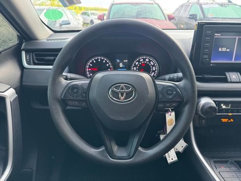 Used 2022 Toyota RAV4 LE AWD/4WD image 7
