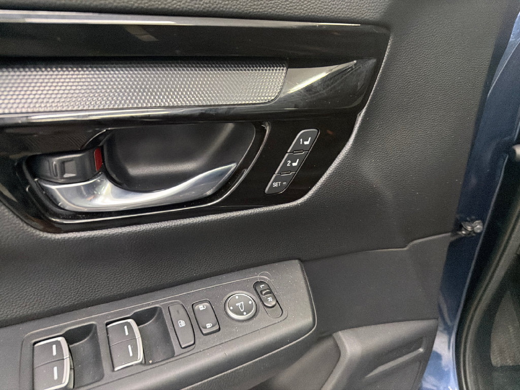 Used 2025 Honda CR-V EX-L image 12