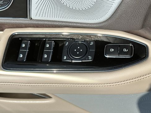 Used 2023 Lincoln Navigator Reserve AWD/4WD image 15