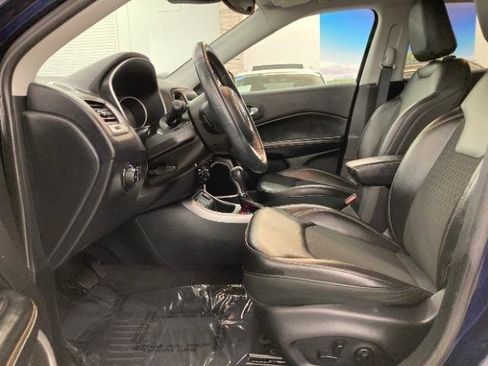 Used 2018 Jeep Compass Latitude w/ Popular Equipment Group FWD image 8