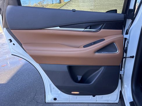 Used 2023 INFINITI QX60 Sensory w/ Vision Package image 23