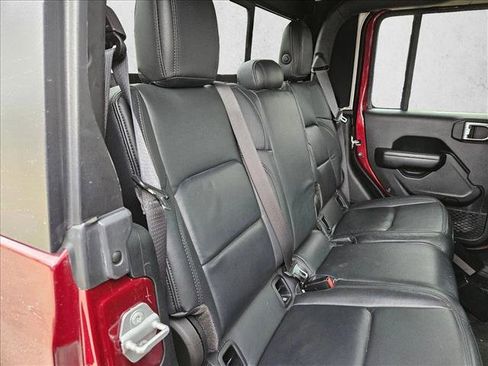 Used 2021 Jeep Gladiator Rubicon AWD/4WD image 17