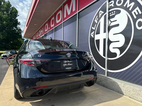 Used 2024 Alfa Romeo Giulia Veloce AWD/4WD image 12
